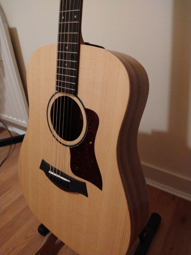 Taylor Big Baby BBT Acoustic Guitar with Gig Bag - Picture 4 of 8