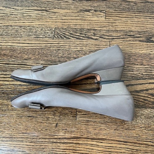 Zapatos de salón de ballet Salvatore Ferragamo gris topo Vara con arco de cuero para mujer 9,5 AA de colección - Imagen 6 de 11