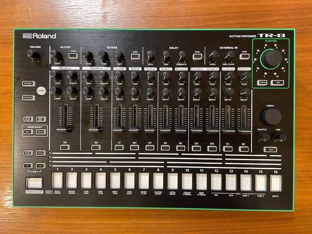 Roland AIRA TR-8 Rhythm Performer Electronic Drum Machine Sound