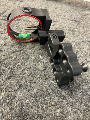 OCTANE STRYKER 3 PIN BOW SIGHT - ULTRA BRIGHT PINS - RIGHT OR LEFT HAND