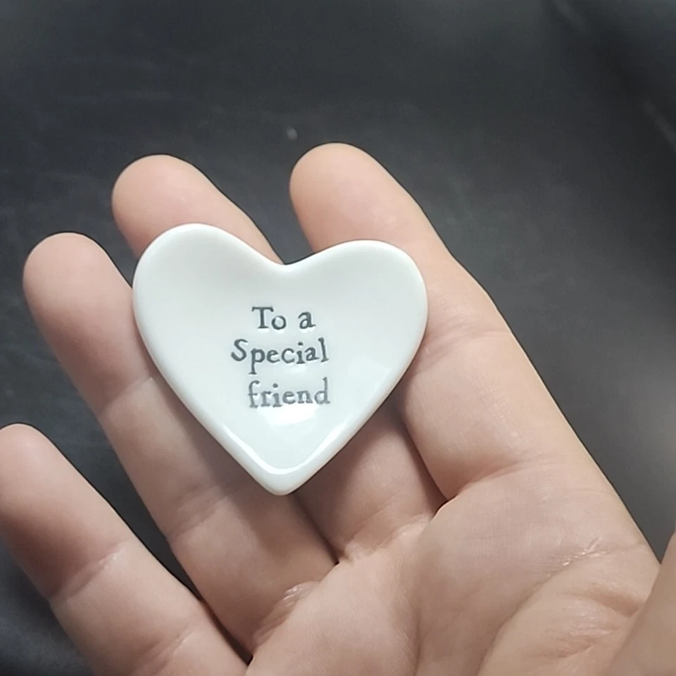 To A Special Friend Porcelana Corazón Ficha Recuerdo Sentimental Este de la India Foto 3 de 4