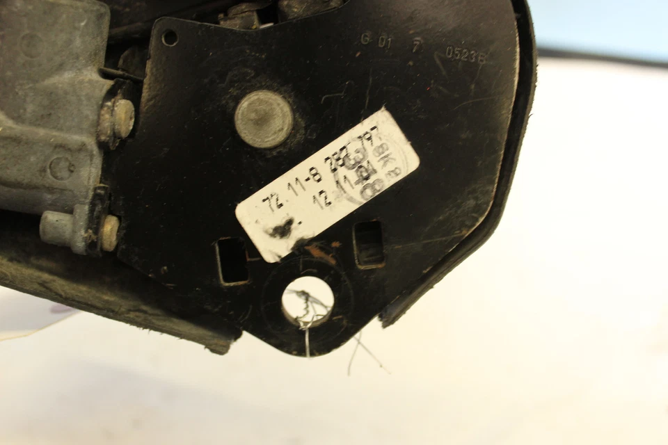 1999 - 2003 宝马 540I 5 系列驾驶员座椅皮带接收器带盖 V148 — 第 4/4 张图片