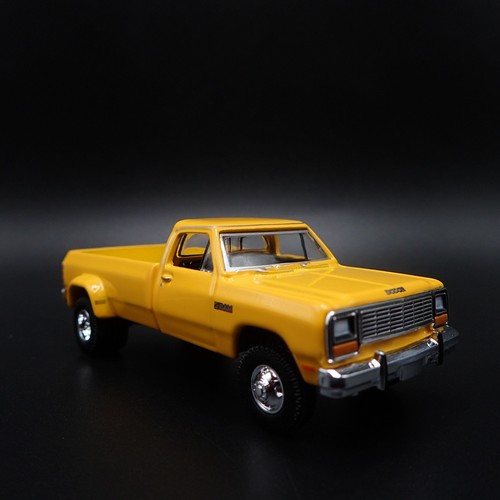 Dodge Ram D350 1982 82 camioneta pickup doble escala 1/64 diorama coche modelo diecast - Imagen 4 de 7