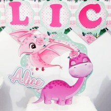 Decoración de pastel personalizada con tema de niña dinosaurio