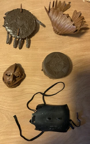 1960’S MARX CHIEF CHEROKEE INDIANS ACCESSORIES HEAD DRESS SHIELD ETC