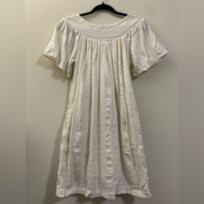 Old Navy Eyelet Crew Neck Dress in Cream - S
