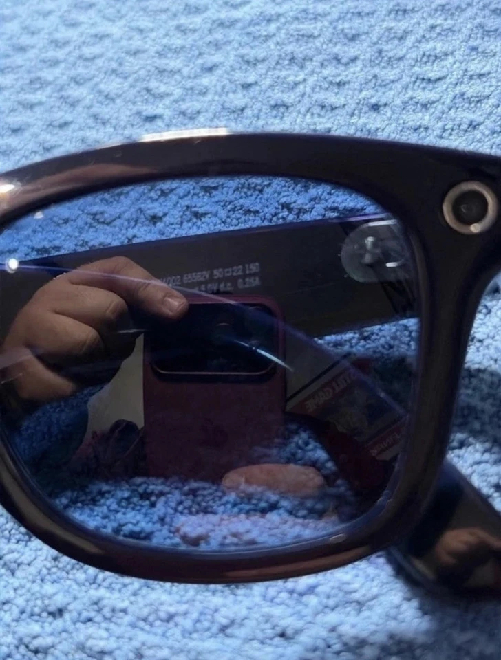 Ray-Ban Meta Wayfarer (Gen 2) Matt Black Polar Gradient Graphite Lenses, photo 4 of 5