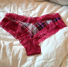 Victoria's Secret 2017 Red Lace Cheeky Panties Size Large NWOT