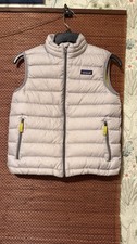 Patagonia Boys M(10) Gray/Yellow Down Sleevel...