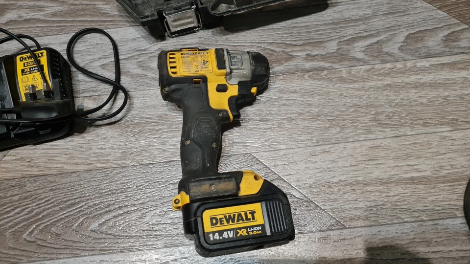 DEWALT DCF825 IMPACT DRIVER 14.4v +3.0Ah Battery+Charge - Image 3 of 4