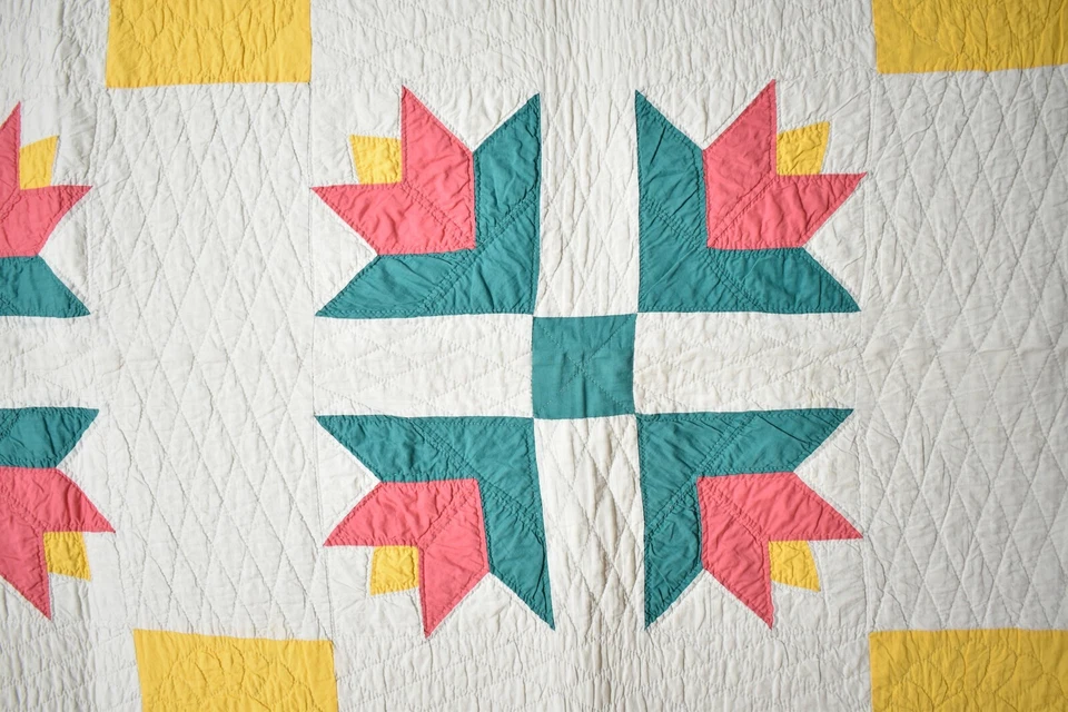 Large, Beautiful Vintage 30's "Modern Tulip" Antique Quilt ~CHEERY COLORS! - Image 2 of 4