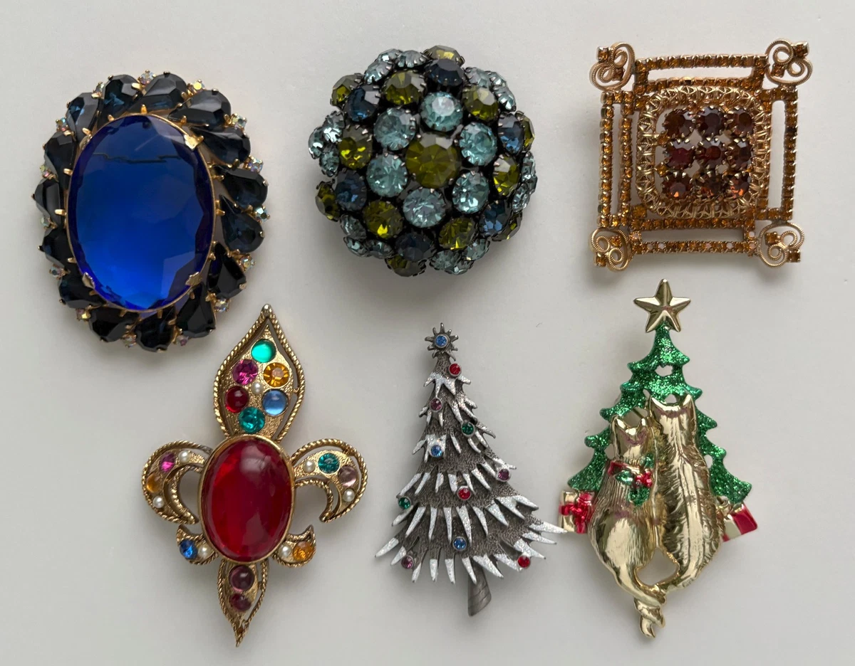 Weiss Christmas Jewelry In Vintage Designer Costume Pins