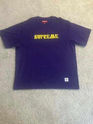 Tee shirt haut S/S brodé au pochoir suprême violet taille XLarge SS24