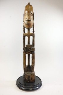 Waffenständer für Kris Stammeskunst Holz geschnitzt Lombock Sasak (MVL6449)