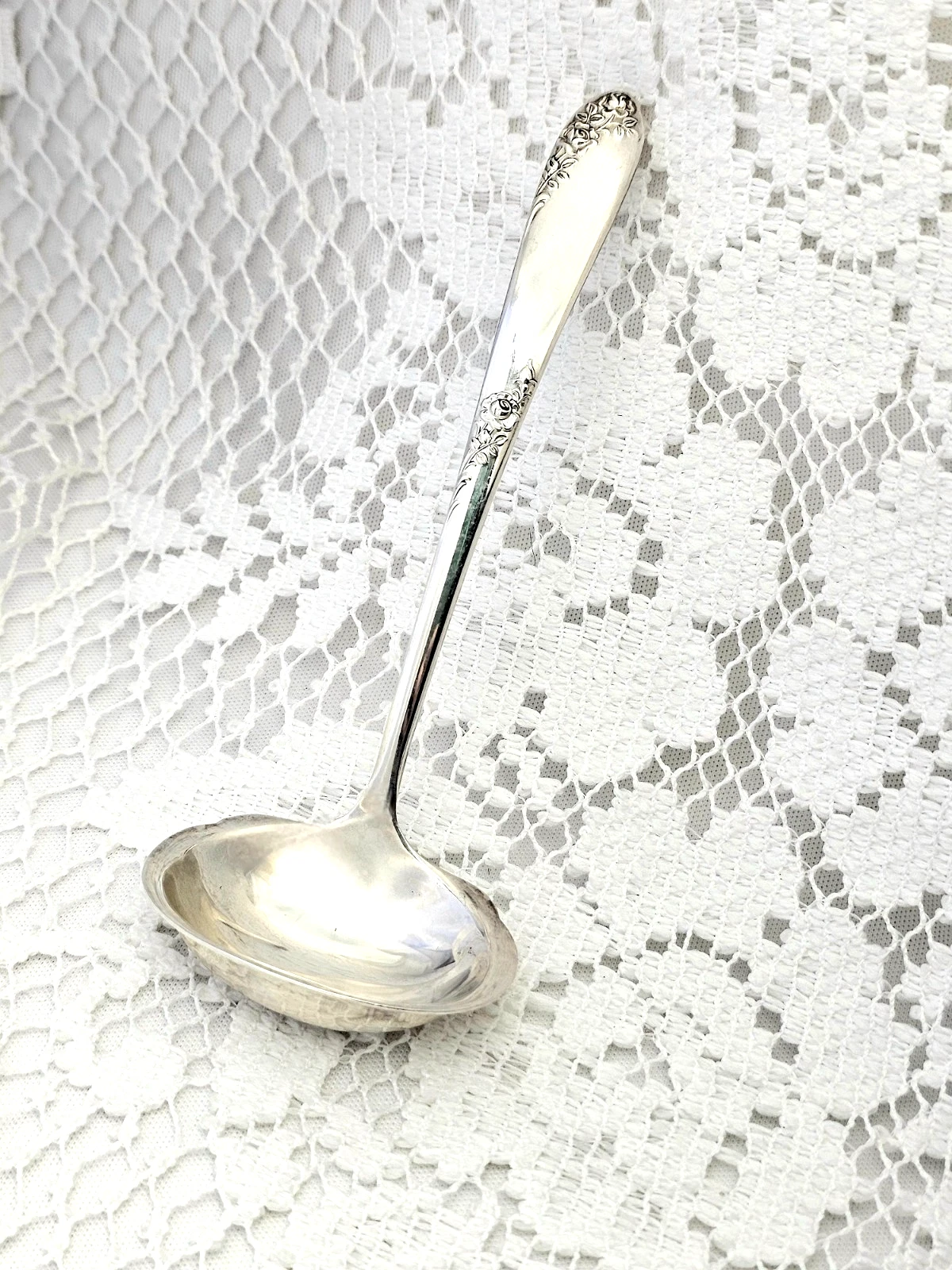 Sterling Silver Lunt Sweetheart Rose Sauce Condiment Ladle 5" 30.7 Grams
Opens in a new window or ta