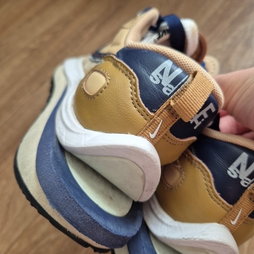 Nike VaporWaffle x Sacai Sesame Blue Void - UK4.5 - Foto 7 di 17