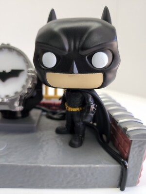 Funko POP! Batman and Gordon Light Up Bat Sign Figure (37258