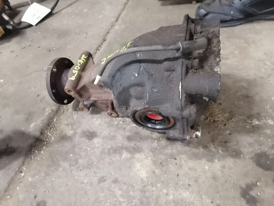 Differential Carrier Rear Axle Fits 03-06 OUTLANDER 1304094 - Image 3 of 4