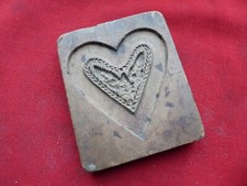 moule ancien à biscuit gateau en bois forme coeur art populaire