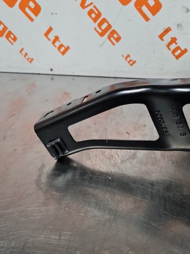 2021-2024 BMW X3 G01 HEADLIGHT SUPPORT BRACKET PASSENGER LEFT NEAR SIDE 7400113 - Picture 4 of 11