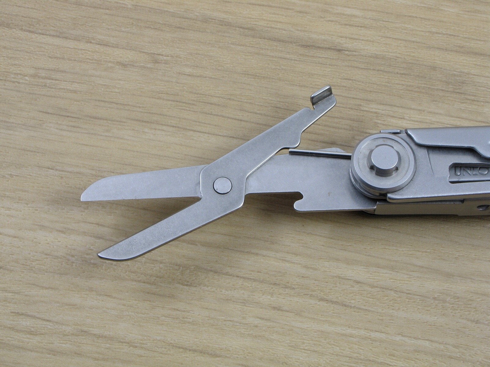 Gerber Armbar Drive Onyx MultiTool, Knife, Bit Driver, Scissors