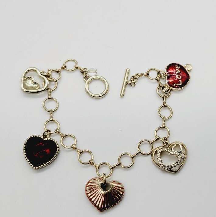 Napier Charm Bracelet Heart Love Red 8 in RARE Gold tone Toggle