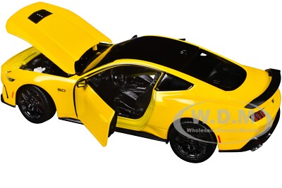 2024 FORD MUSTANG GT 5.0 YELLOW 1/25 DIECAST MODEL CAR BY WELLY