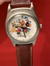 Needs Battery No Caseback The Disney Store Fab 5 Cast Member Wrist Watch