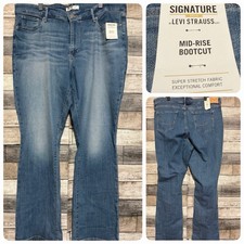 Signature by Levi Strauss Mid Rise Bootcut Jeans Women  s 20M 35x32 Blue Stretch