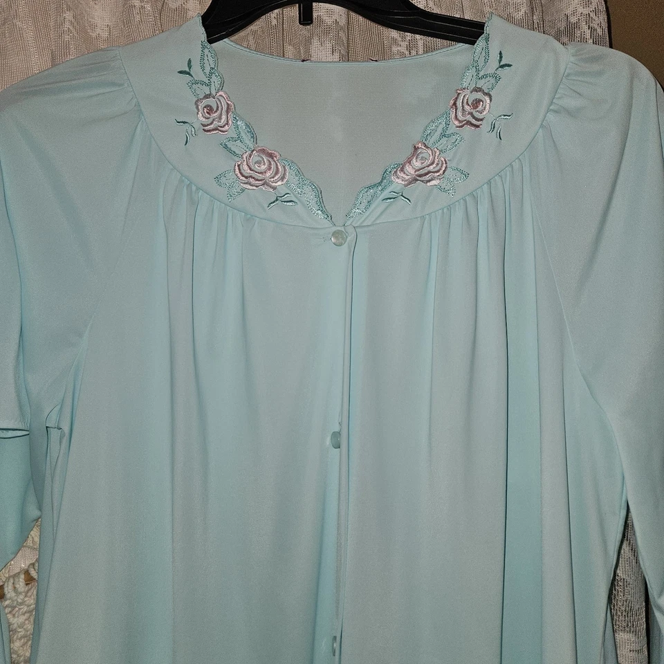 Conjunto de 2 camisón y bata Shadowline para mujer azul claro medio soñador sedoso  Foto 3 de 4