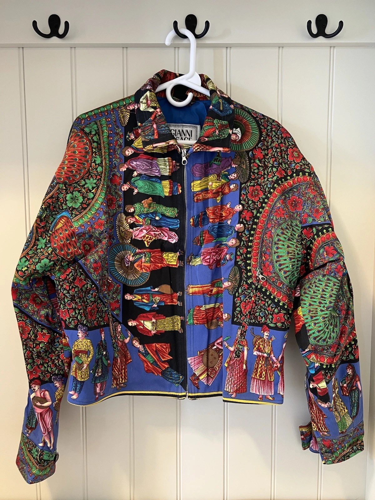 Versace — Gianni Versace Barocco Rare Vintage Men’s Denim Figures Jacket 1992 NWOT Size 54