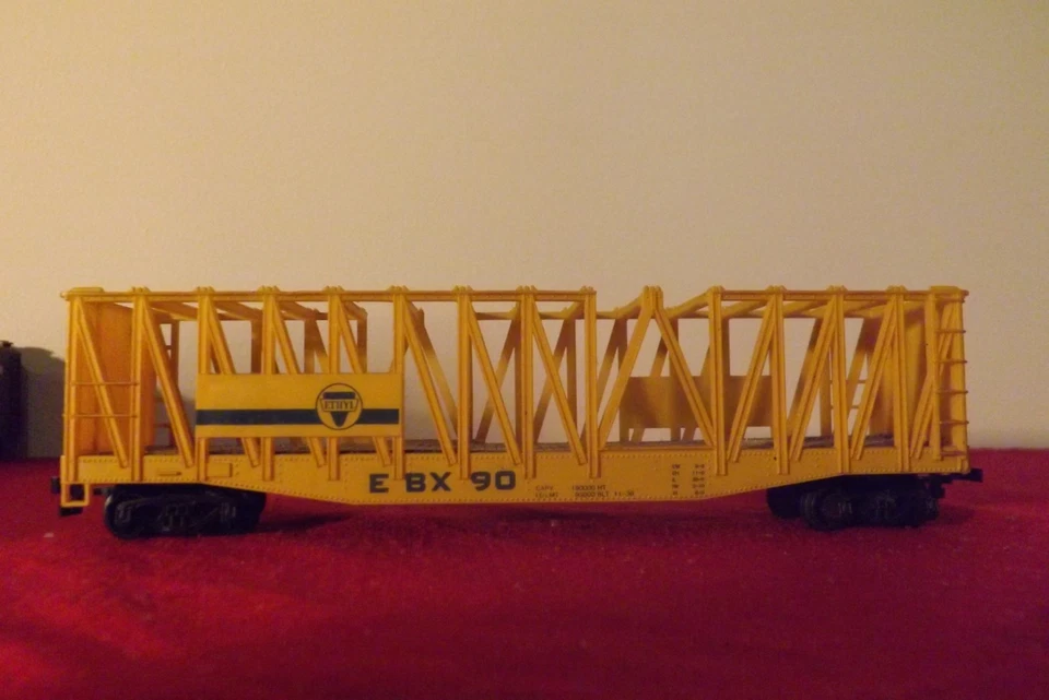ROCO Austria HO Scale Ethyl EBX 90 Yellow Freight Car - Image 4 of 4