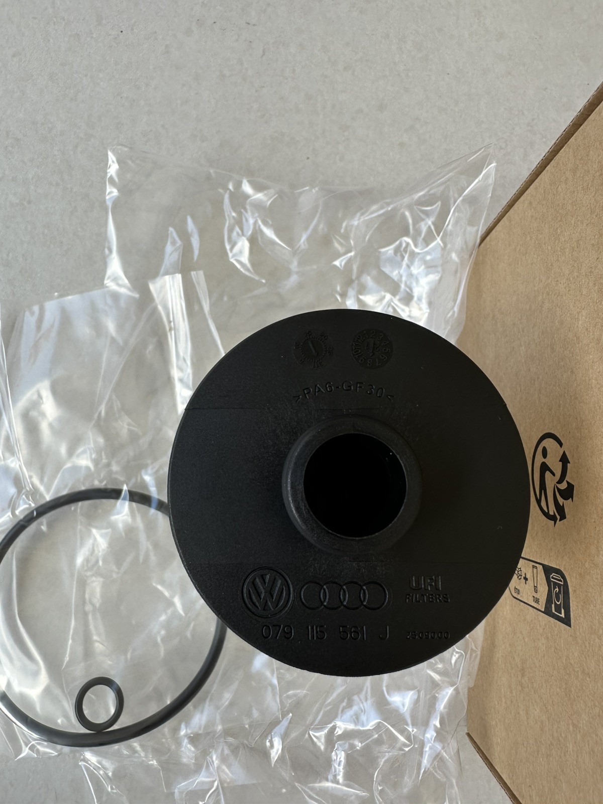Genuine Oil Filter for Bentley Continental GT GTC, Flying Spur 4.0L 079198405D