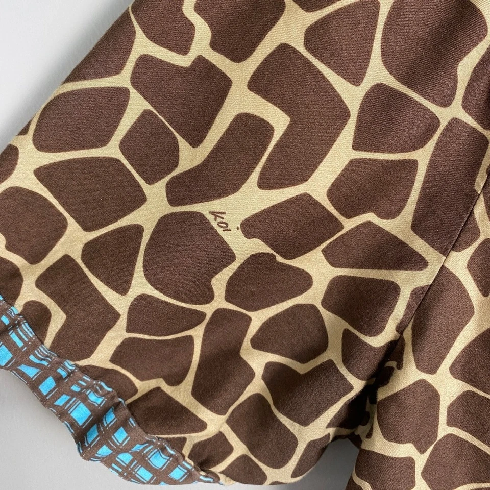 Koi Women's Brown Giraffe Print Elastic Neck Pullover Scrub Top Small Animal - Изображение 3 из 4