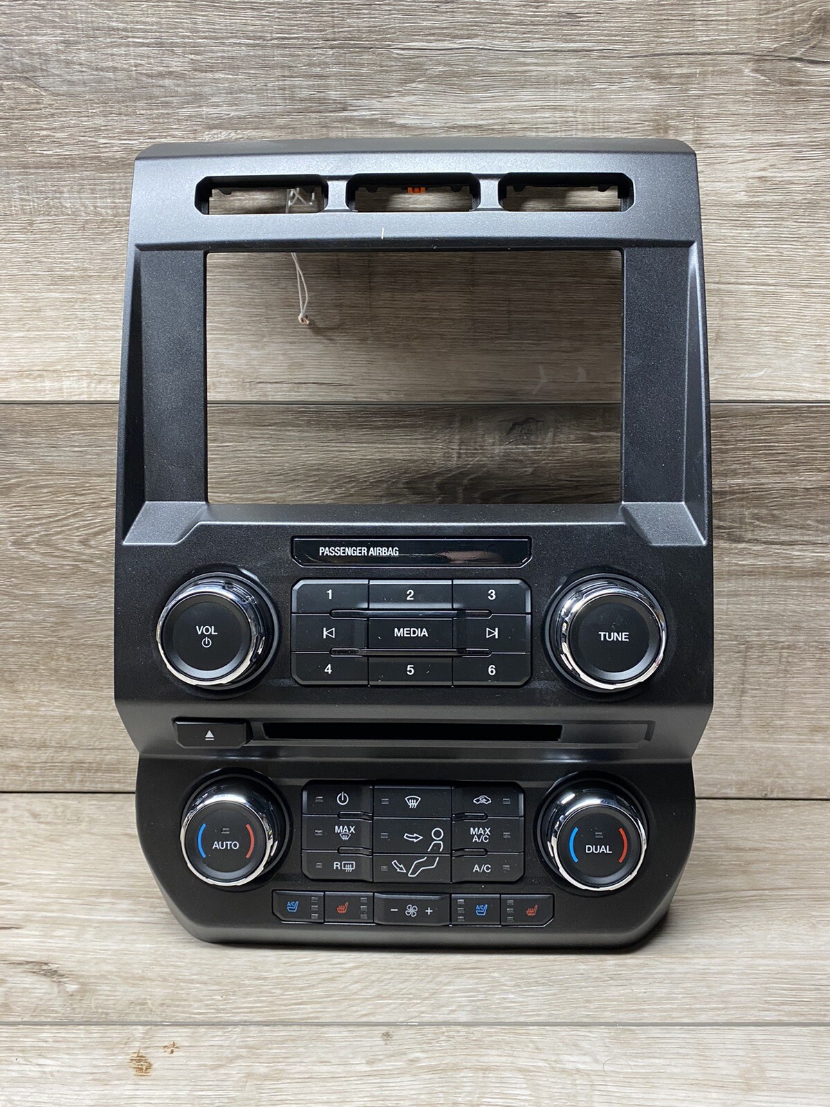 NEW ! ! 17 FORD F250 SD RADIO AUDIO TEMPERATURE HVAC CONTROL PANEL HC3T18E245BBE