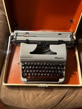 Olympia 1958 SM3 grey Typewriter with Case thumbnail