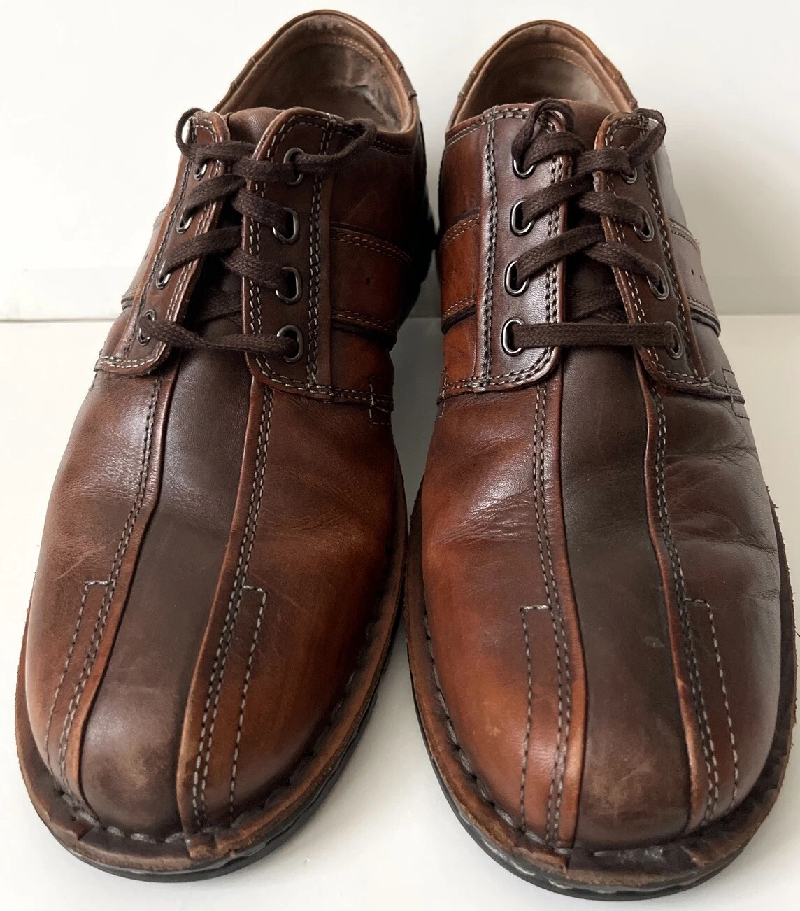 Scarpe eleganti Clarks da uomo taglia 10M Oxford Touareg Vibe in pelle marrone stringate usate in ottime condizioni