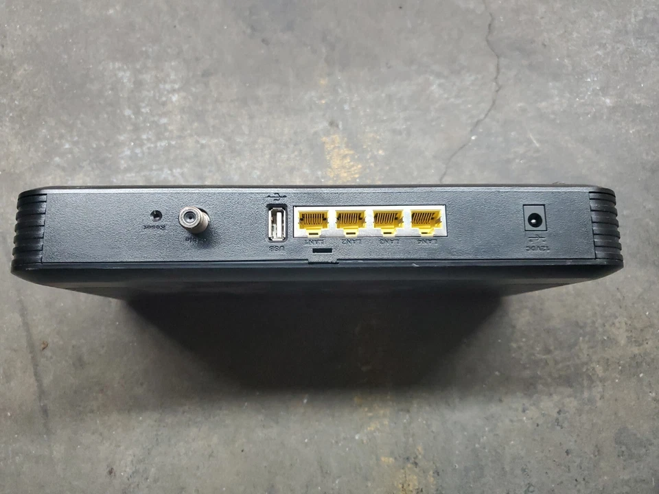 Comcast Business Class IP Gateway SMCD3G - Image 4 of 4