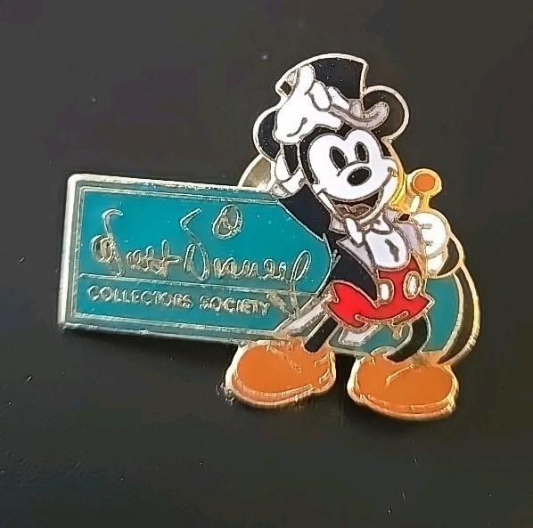 Walt Disney Collector's Society (WDCC) Magician Mickey Membership Lapel Pin 1997