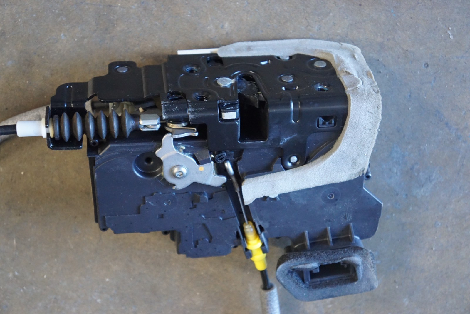 2019 - 2025 LAMBORGHINI URUS REAR LEFT DOOR LOCK LATCH ACTUATOR OEM 4K0839015S