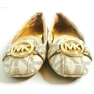 womens cream flat shoes