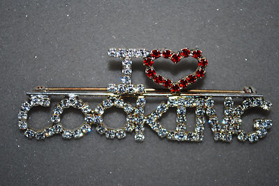 Pin's / Badge Cristal "I Love Cooking" - Thème Chef Cuisinier Betty Crocker - Neuf Sans Emballage