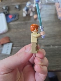 Lego Star Wars Minifigure Jedi Obi-Wan Kenobi (Dark Tan Legs) Lightsaber 9494!