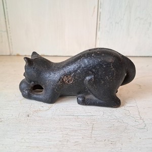 Antique AC Williams 5.5" Long Cast Iron Cat With Ball Still Bank