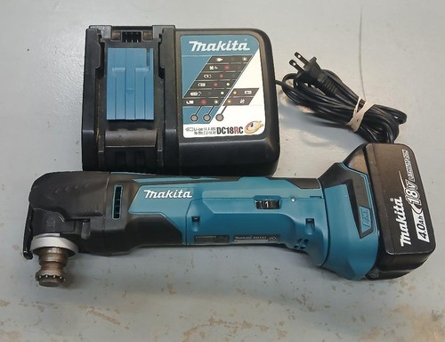 MAKITA 18V KABELLOSES OSZILLIERENDES MULTI-TOOL XMT03 KIT, AKKU + LADEGERÄT (TDY028617)