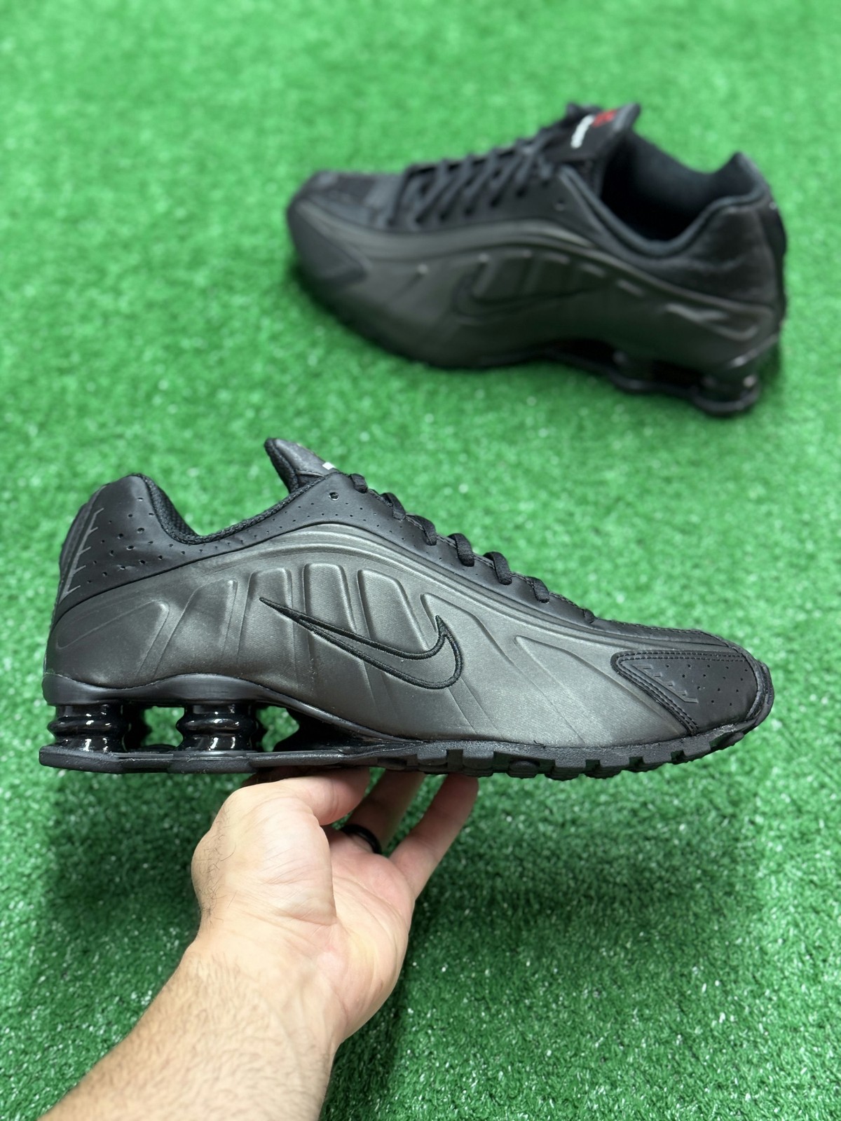 Nike Shox R4 Black Bright Crimson Mens Running HQ1988-001 NEW Multi Sz