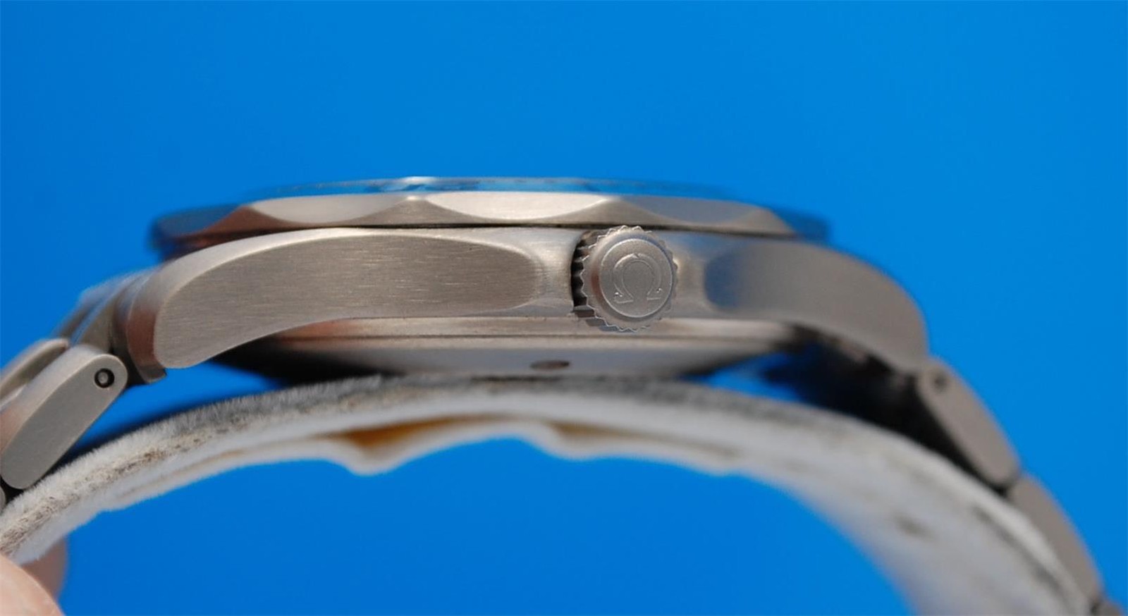 Mens Omega Seamaster Titanium 300M Professional Chronometer watch 41MM - 2231.80