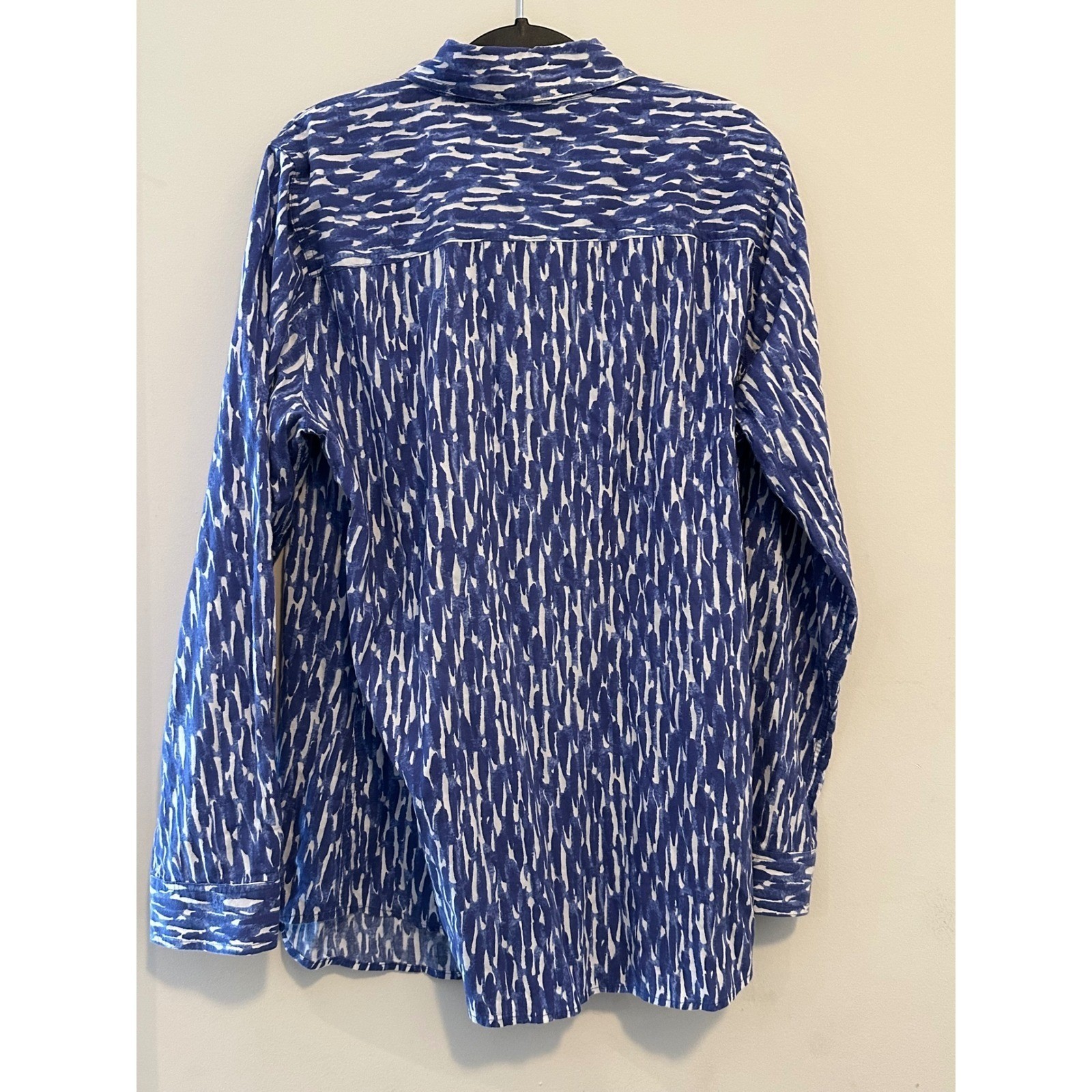 J Mclaughlin Abstract Print Button Down Long Slee… - image 2