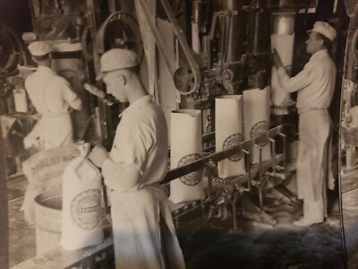 Stereoview Real Photo Sacking And Weighing Flour By Auto Machine Minneapolis MN