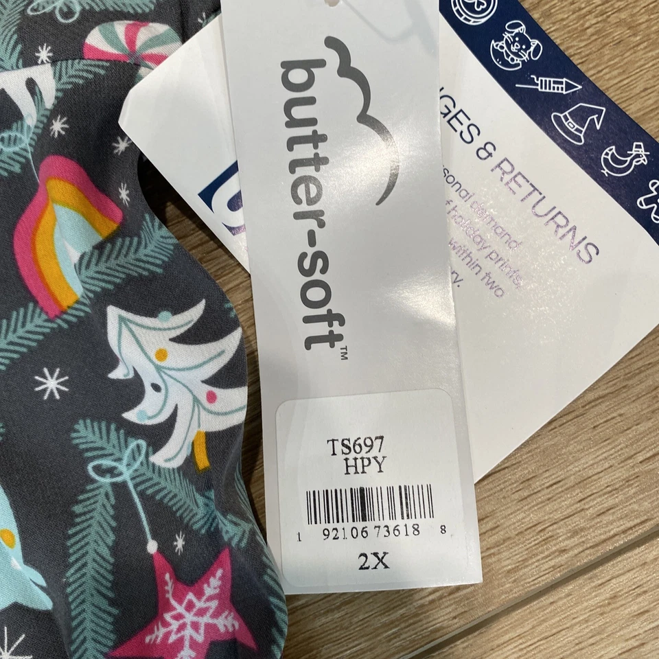 NEW Butter Soft Size 2X Scrub Top V-Neck Christmas Tree Owl Candy Ornament - Image 4 of 4